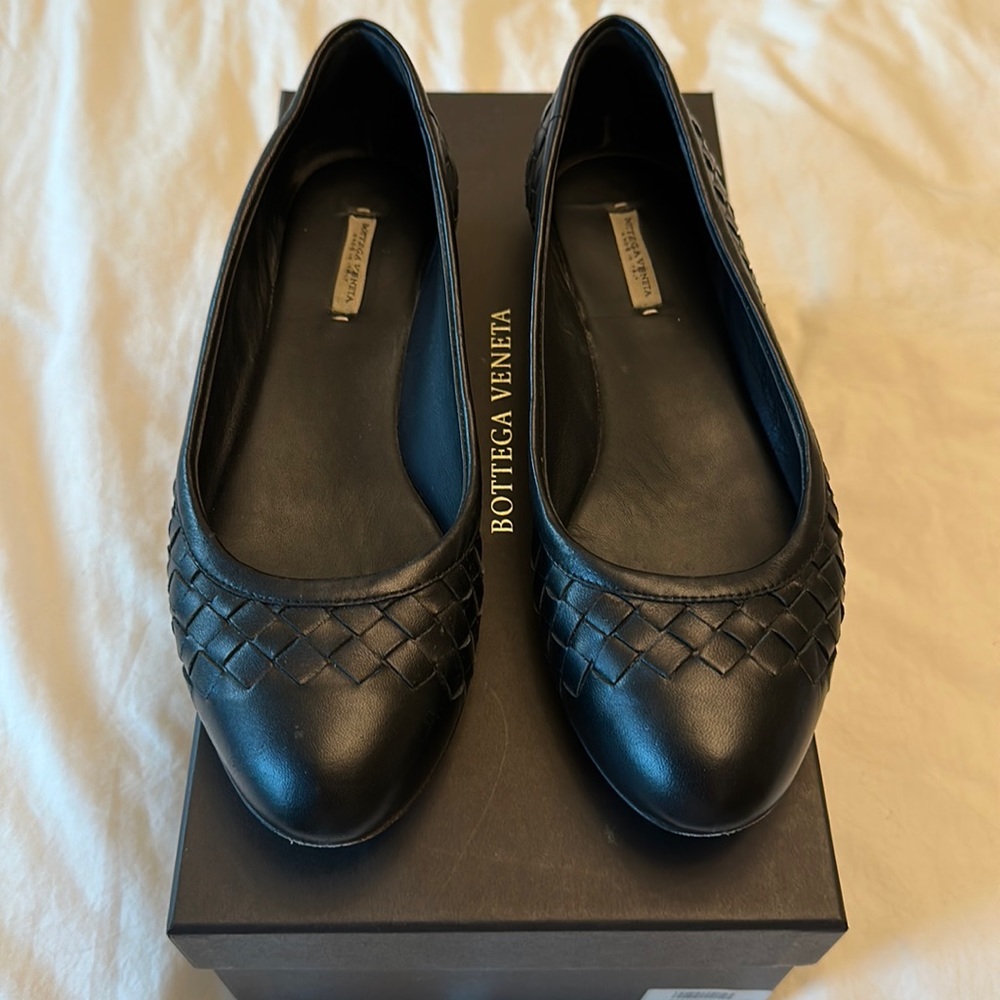 Bottega Veneta black leather ballet flats